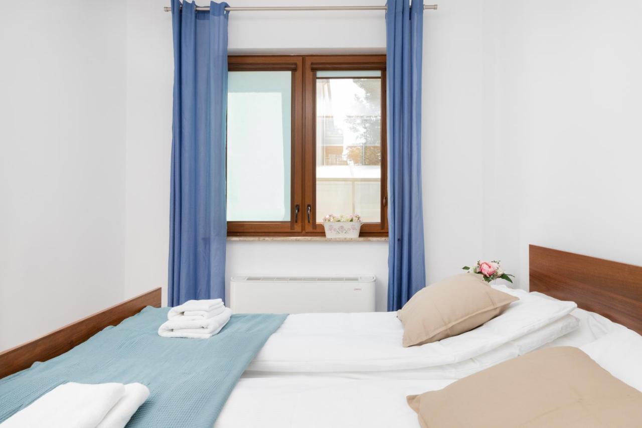 Villa 4 Pory Roku By Noclegi Renters Jastrzębia Góra Eksteriør billede
